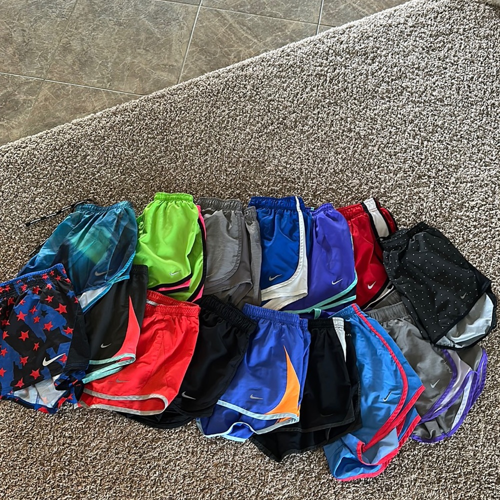 LOT (nike shorts)